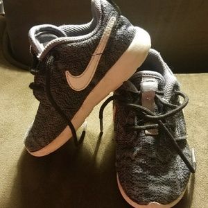 Nike Boys Toddler Sneakers size 7